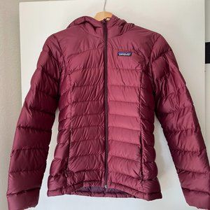 Patagonia Small Women's Puffer Jacket (Plum)